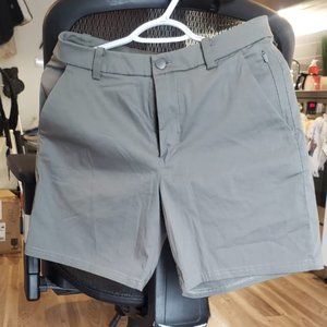 Commission Slim -Fit Short 7"